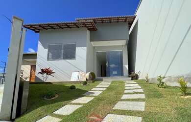 Imagem: A casa possui 2 Dormitórios, 2 Banheiros, 1 Vaga na garagem