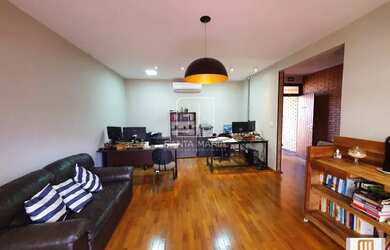 Imagem: O depósito possui 5 Vagas na garagem, 320m² de Área e está