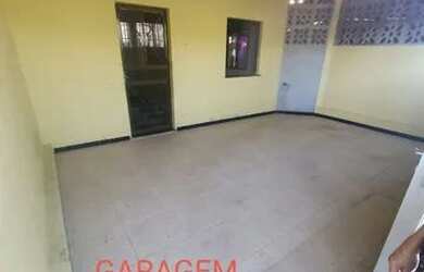 Imagem: A casa possui 2 Dormitórios, 1 Banheiro, 1 Vaga na garagem