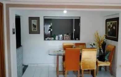 Imagem: A casa possui 2 Dormitórios, 1 Banheiro, 1 Vaga na garagem