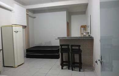 Imagem: A kitnet possui 1 Dormitório, 1 Banheiro, 1 Vaga na garagem