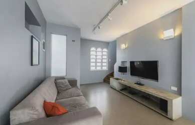 Imagem: A casa possui 2 Dormitórios, 2 Banheiros, 1 Vaga na garagem