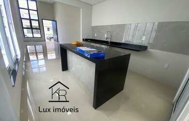 Imagem: A casa em condomínio possui 3 Dormitórios, 5 Banheiros, 4