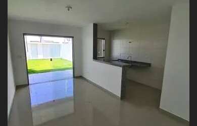 Imagem: A casa possui 3 Dormitórios, 2 Banheiros, 1 Vaga na garagem