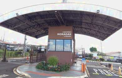 Imagem: A casa possui 3 Dormitórios, 1 Banheiro, 1 Vaga na garagem