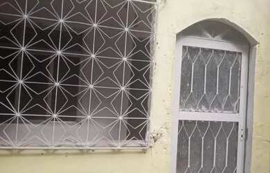 Imagem: A casa possui 1 Dormitório, 1 Banheiro, 350m² de Área e