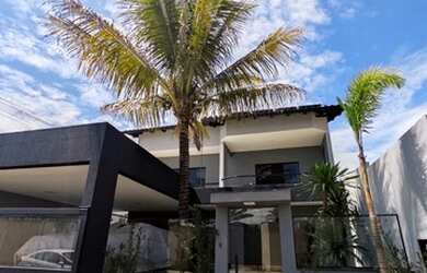 Imagem: A casa em condomínio possui 4 Dormitórios, 4 Banheiros, 2