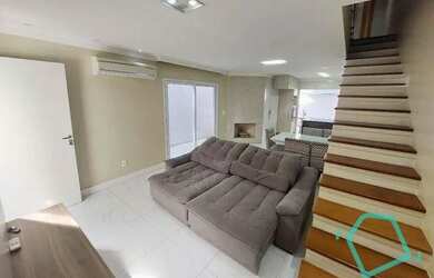 Imagem: A casa em condomínio possui 3 Dormitórios, 3 Banheiros, 2