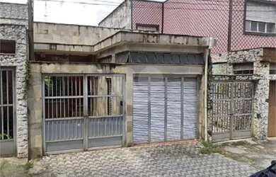 Imagem: A casa possui 2 Dormitórios, 1 Banheiro, 1 Vaga na garagem