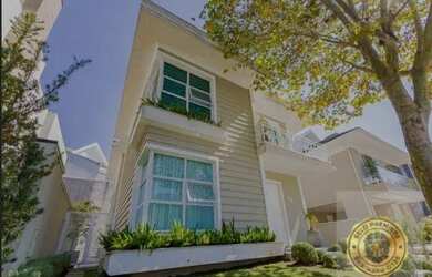 Imagem: A casa em condomínio possui 4 Dormitórios, 5 Banheiros, 5