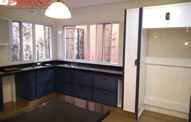 Imagem: A casa em condomínio possui 5 Dormitórios, 5 Banheiros, 4