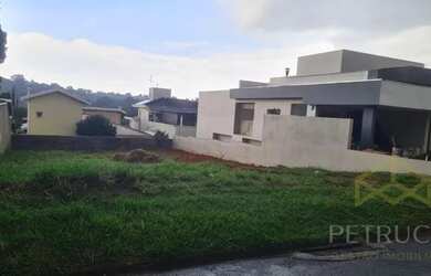 Imagem: O terreno possui 450m² de Área e está localizado em Santa