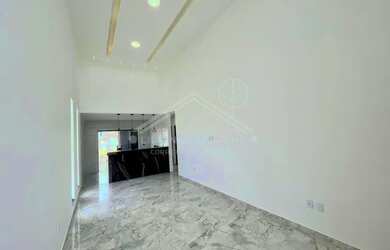 Imagem: A casa possui 3 Dormitórios, 2 Banheiros, 4 Vagas na garagem