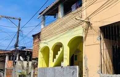 Imagem: A casa possui 2 Dormitórios, 1 Banheiro e está localizado