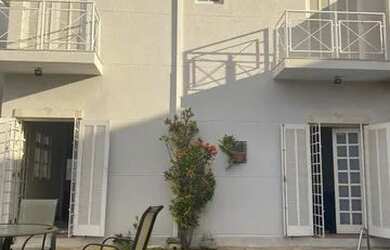 Imagem: A casa possui 4 Dormitórios, 4 Banheiros, 3 Vagas na garagem