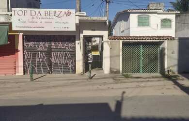 Imagem: A casa possui 2 Dormitórios, 1 Banheiro e está localizado