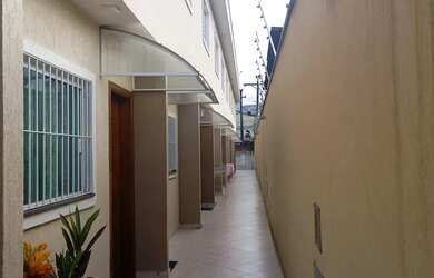 Imagem: A casa em condomínio possui 2 Dormitórios, 2 Banheiros, 1