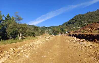 Imagem: O terreno possui 545m² de Área, Imóvel novo e está localizado