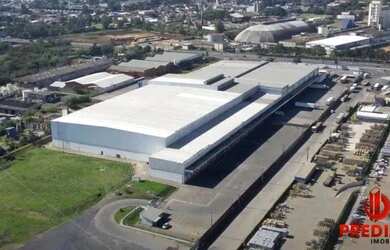 Imagem: O depósito possui 13.341m² de Área e está localizado em