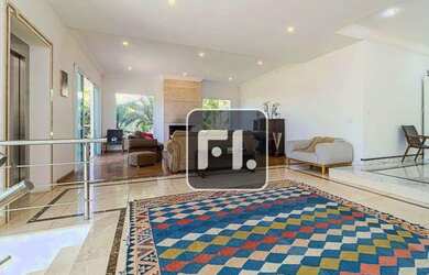 Imagem: A casa em condomínio possui 5 Dormitórios, 5 Banheiros, 5