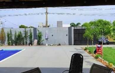 Imagem: A casa possui 2 Dormitórios, 2 Banheiros, 5 Vagas na garagem