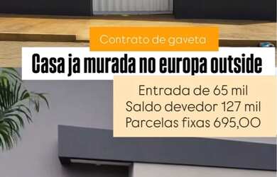 Imagem: A casa possui 2 Dormitórios, 1 Banheiro, 2 Vagas na garagem