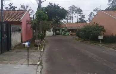 Imagem 13: Casa em Porto Alegre, no bairro Hípica, com 2 dormitório s , e 2 banheiros,...