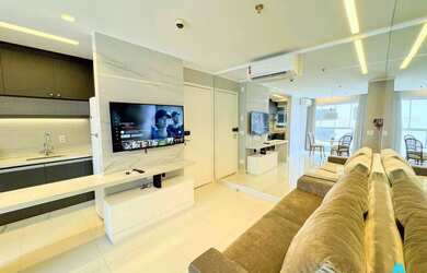 Imagem: O apartamento possui 2 Dormitórios, 1 Banheiro, 1 Vaga na garagem