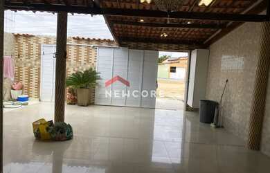 Imagem: A casa possui 3 Dormitórios, 3 Banheiros, 1 Vaga na garagem