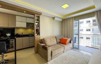 Imagem: O apartamento possui 2 Dormitórios, 1 Banheiro, 1 Vaga na garagem