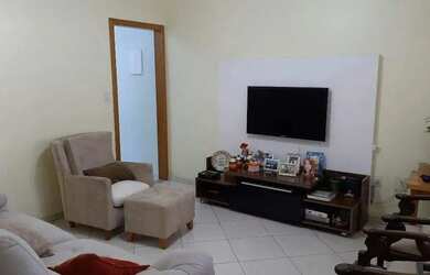 Imagem: A casa à venda possui 2 Dormitórios, 3 Banheiros, 2 Vagas