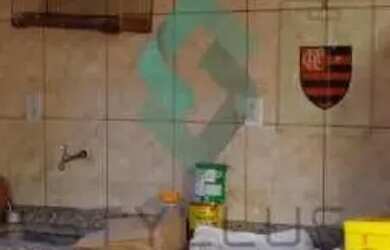 Imagem: A casa possui 3 Dormitórios, 1 Banheiro, 4 Vagas na garagem