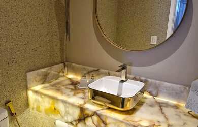 Imagem: O apartamento possui 3 Dormitórios, 5 Banheiros, 2 Vagas na