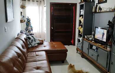 Imagem: A casa possui 3 Dormitórios, 3 Banheiros, 2 Vagas na garagem