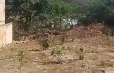 Imagem: O terreno possui 180m² de Área e está localizado em Porto