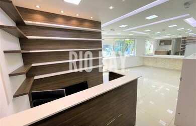 Imagem: O depósito possui 1 Vaga na garagem, 105m² de Área e está