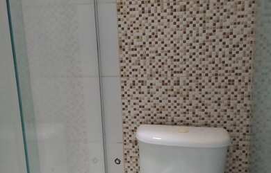 Imagem: A casa em condomínio possui 2 Dormitórios, 2 Banheiros, 1