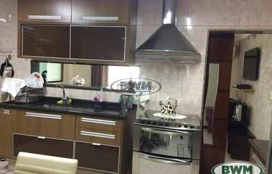 Imagem: A casa possui 3 Dormitórios, 5 Banheiros, 5 Vagas na garagem