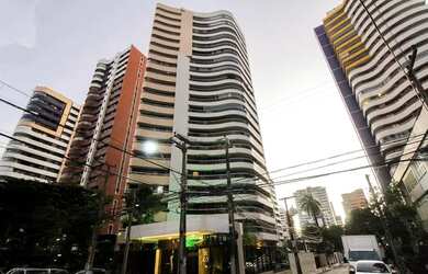 Imagem: O apartamento possui 3 Dormitórios, 3 Banheiros, 4 Vagas na