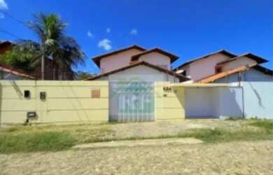 Imagem: A casa possui 4 Dormitórios, 1 Banheiro, 3 Vagas na garagem