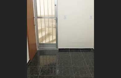 Imagem: A casa possui 1 Dormitório, 1 Banheiro e está localizado