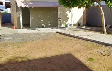 Imagem: A casa possui 1 Dormitório, 1 Banheiro e 3 Vagas na garagem