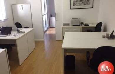 Imagem: O depósito possui 1 Vaga na garagem e 34m² de Área e está