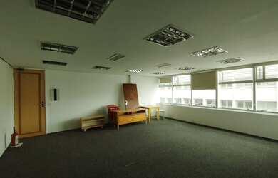 Imagem: O depósito possui 1 Vaga na garagem, 65m² de Área e está