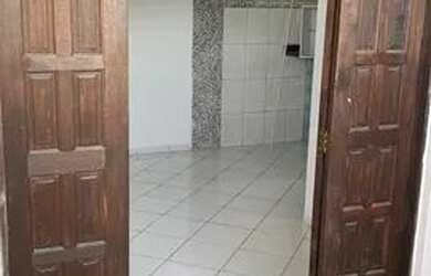 Imagem: A casa possui 1 Dormitório, 1 Banheiro e está localizado