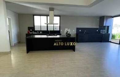 Imagem: A casa em condomínio possui 4 Dormitórios, 5 Banheiros, 2