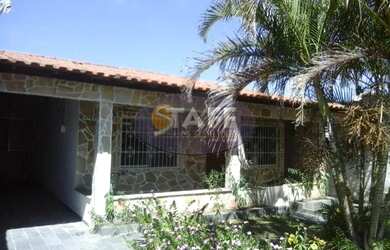 Imagem: A casa em condomínio possui 4 Dormitórios, 2 Banheiros, 1