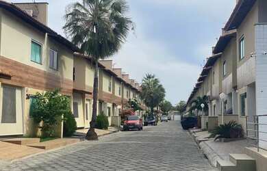 Imagem: A casa em condomínio possui 3 Dormitórios, 2 Banheiros, 1
