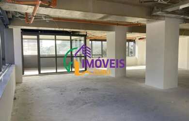 Imagem: O depósito possui 1 Vaga na garagem, 201m² de Área e está