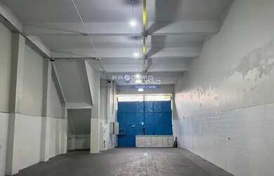 Imagem: O depósito possui 340m² de Área e está localizado em Vila